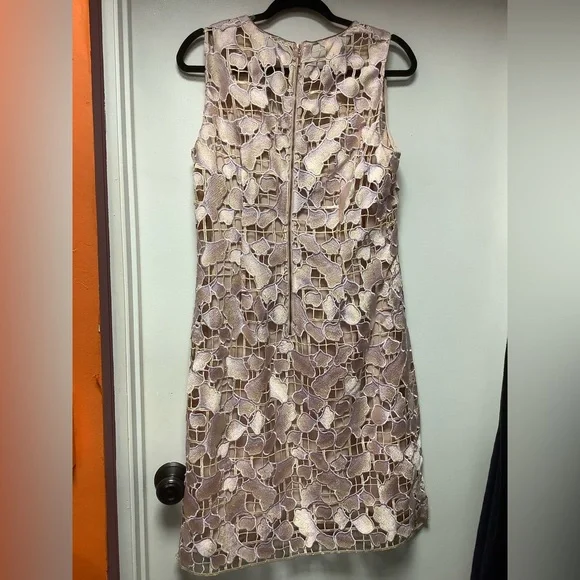 Elie Tahari Floral Lace in Pink with Gold - sanvalentin.cl